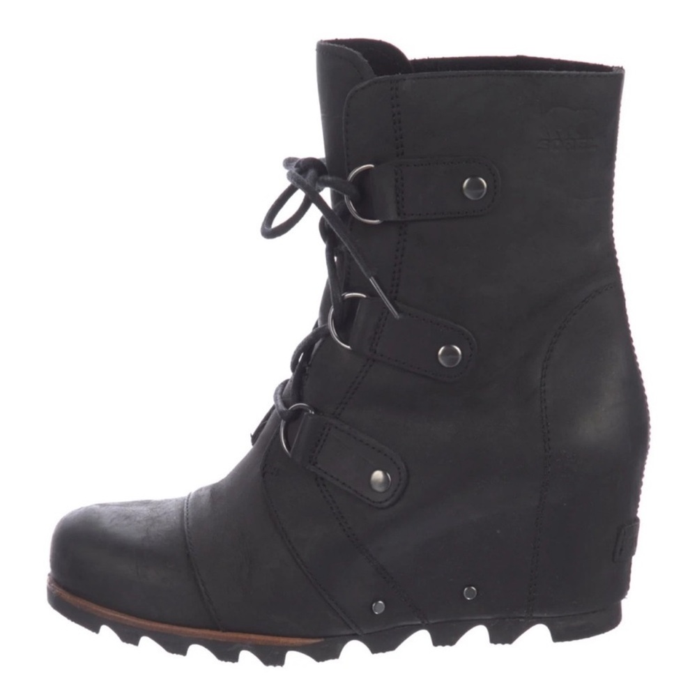 Sorel Joan of Arctic Wedge II Waterproof Lug Sole Black Boots Womenโs Size 6-6.5 - Picture 1 of 14
